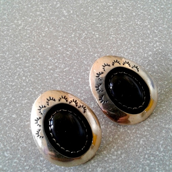 Vintage Native American Navajo Onyx Shadowbox Earrings - Picture 5 of 15